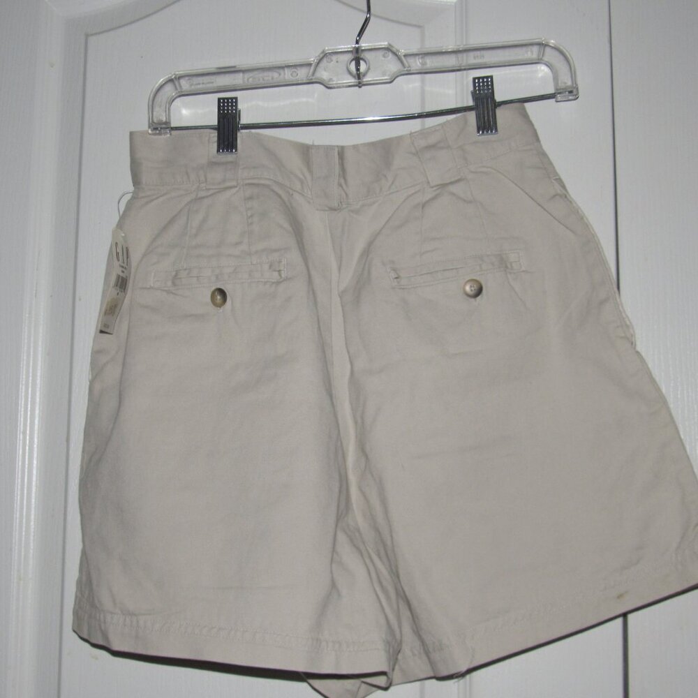 NWT GAP Pleated 100% Cotton Shorts Size 8 - Picture 3 of 5